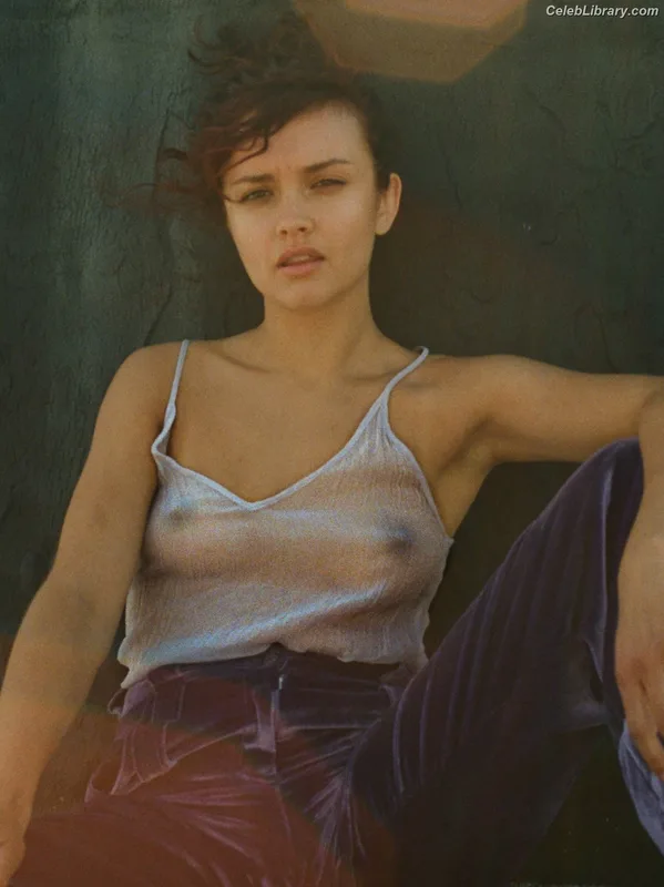 Olivia Cooke photo 14 of 601
