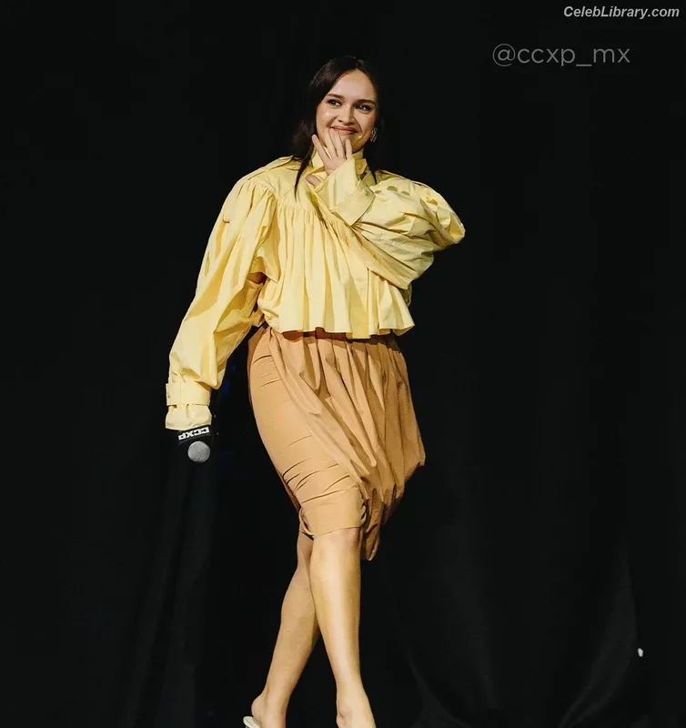 Olivia Cooke photo 19 of 601