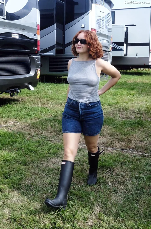 Olivia Cooke photo 5 of 601