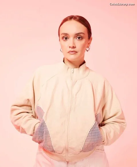 Olivia Cooke photo 9 of 601