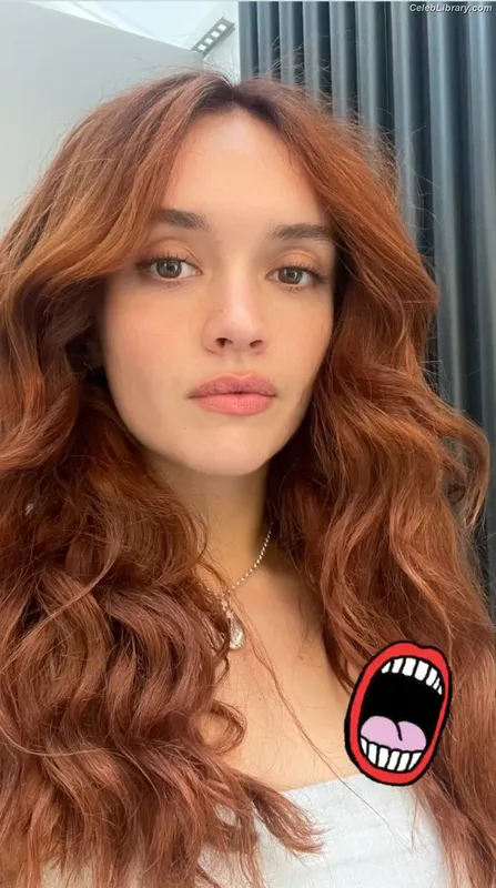 Olivia Cooke photo 21 of 601