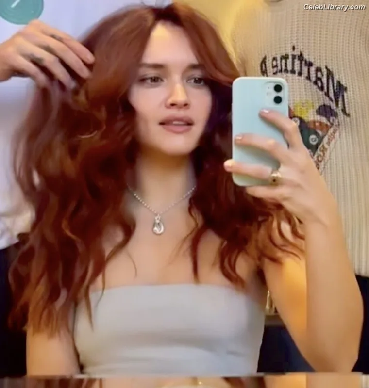 Olivia Cooke photo 22 of 601