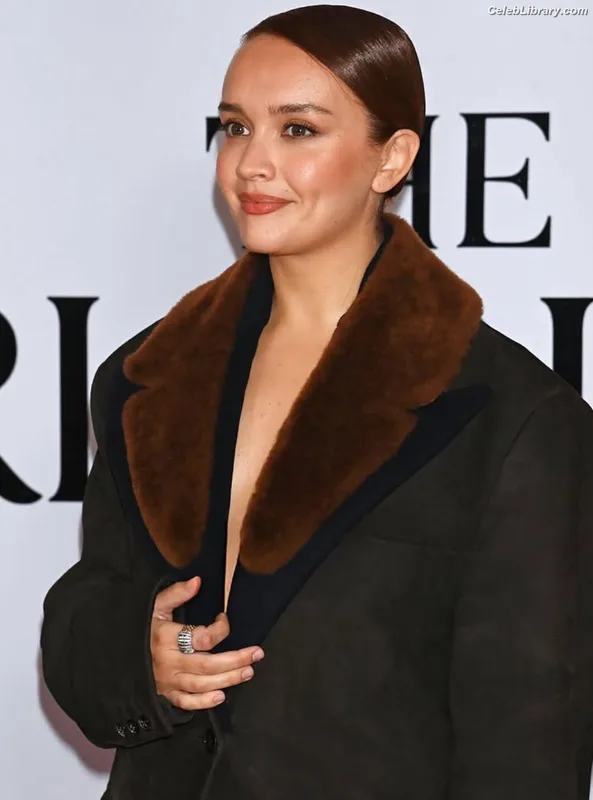 Olivia Cooke photo 12 of 601