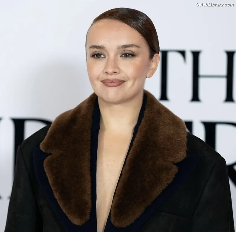 Olivia Cooke photo 15 of 601