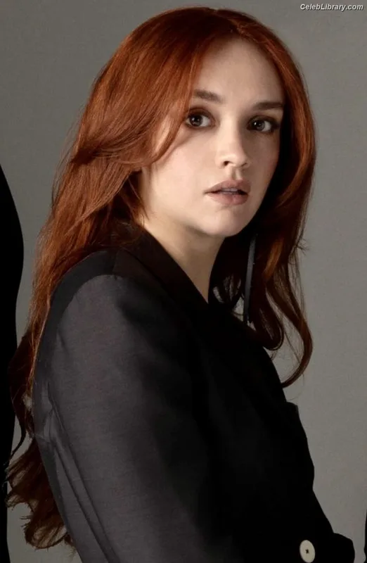 Olivia Cooke photo 21 of 601