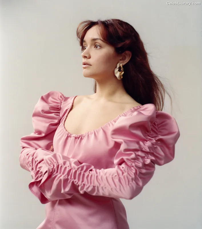 Olivia Cooke photo 10 of 601