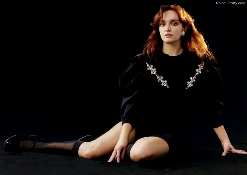 Olivia Cooke photo 13 of 601
