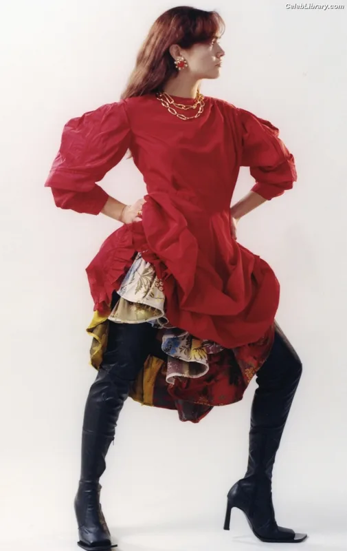 Olivia Cooke photo 20 of 601
