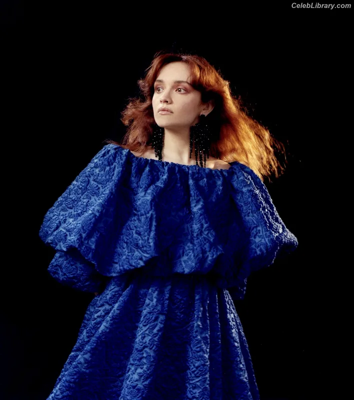 Olivia Cooke photo 23 of 601