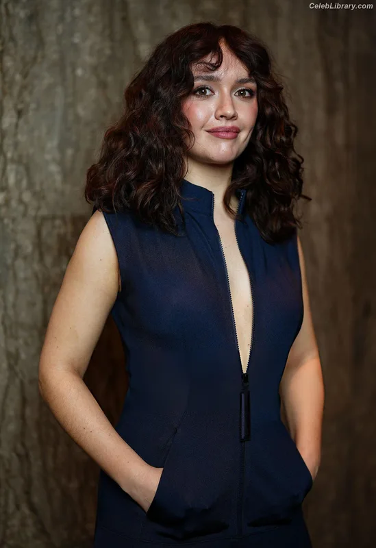 Olivia Cooke photo 14 of 601