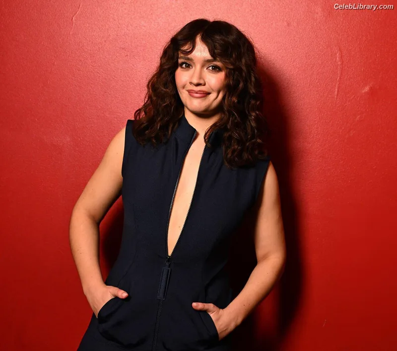 Olivia Cooke photo 17 of 601