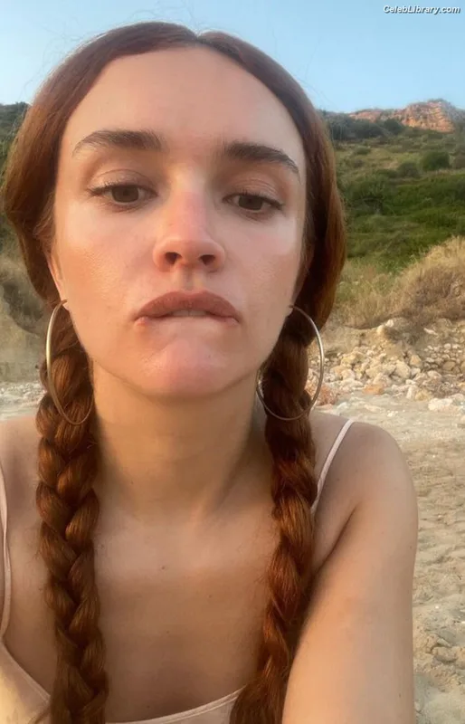 Olivia Cooke photo 23 of 601