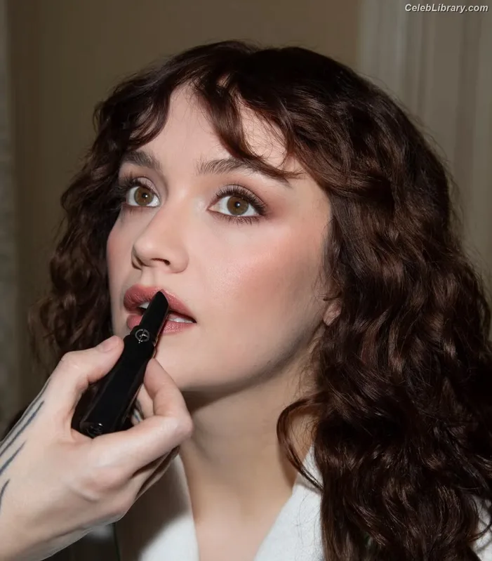 Olivia Cooke photo 1 of 601