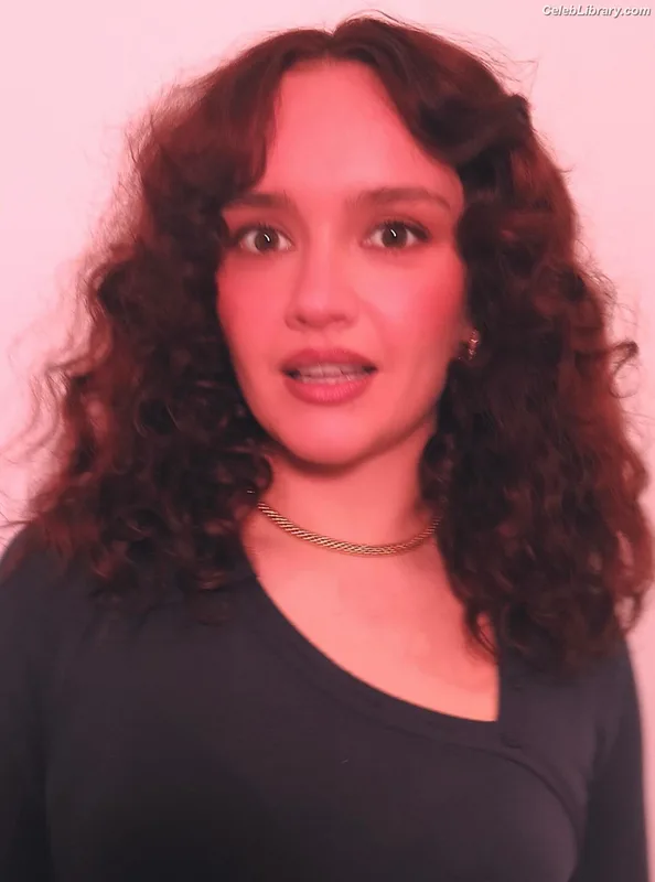 Olivia Cooke photo 24 of 601