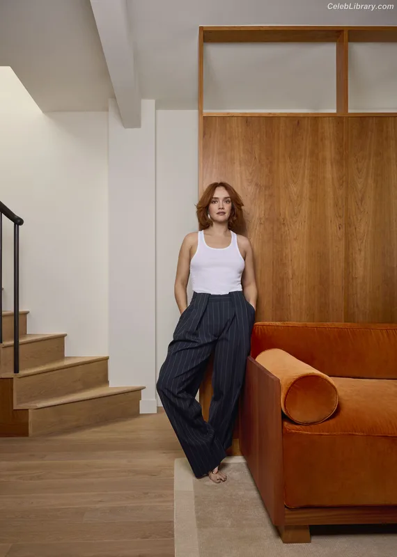 Olivia Cooke photo 17 of 601