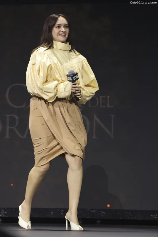 Olivia Cooke photo 20 of 601