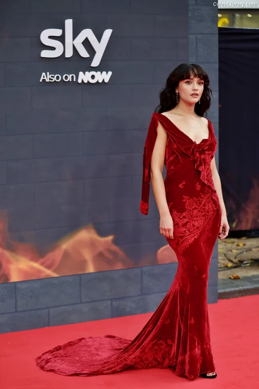 Olivia Cooke photo 4 of 601