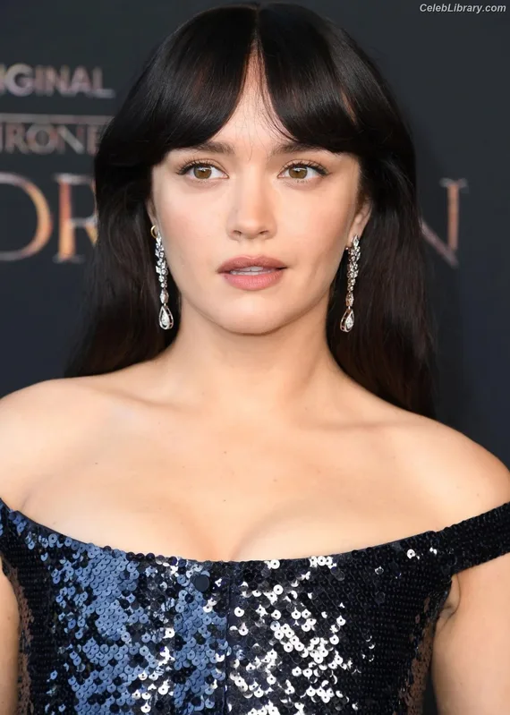 Olivia Cooke photo 3 of 601