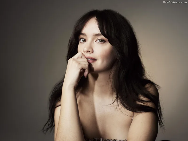 Olivia Cooke photo 17 of 601