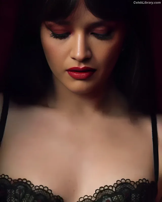 Olivia Cooke photo 5 of 601