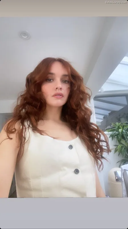 Olivia Cooke photo 15 of 601