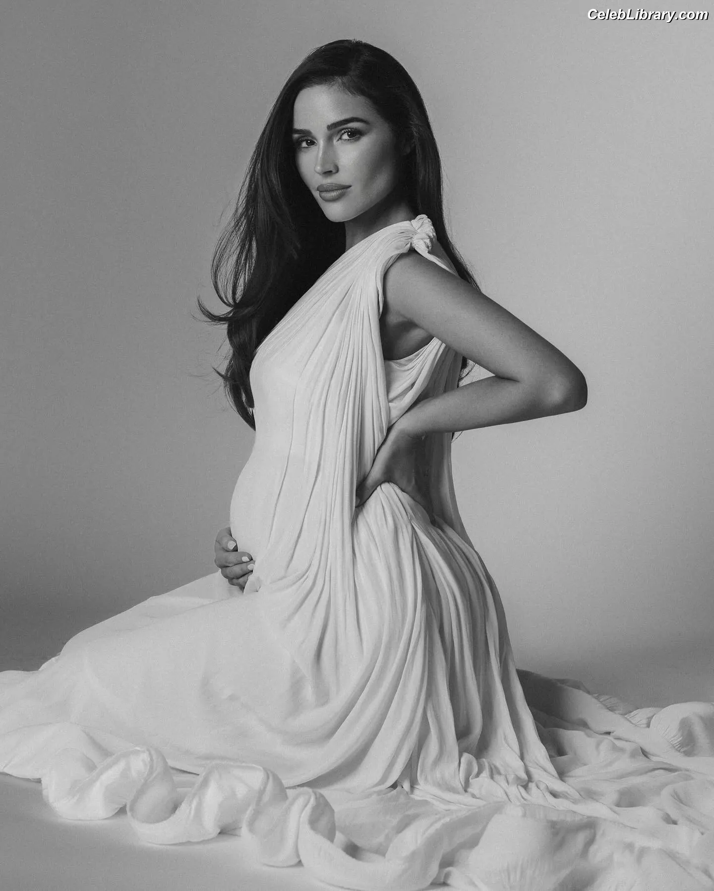 Olivia Culpo photo 14 of 450