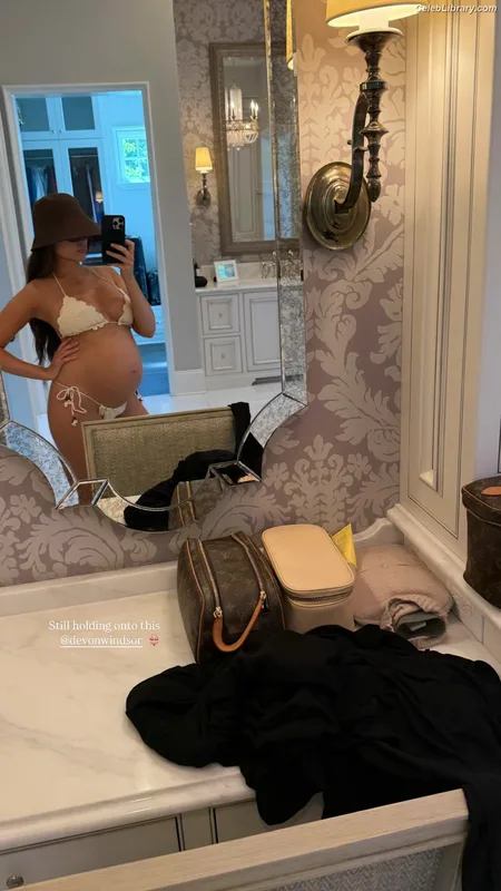 Olivia Culpo photo 4 of 451