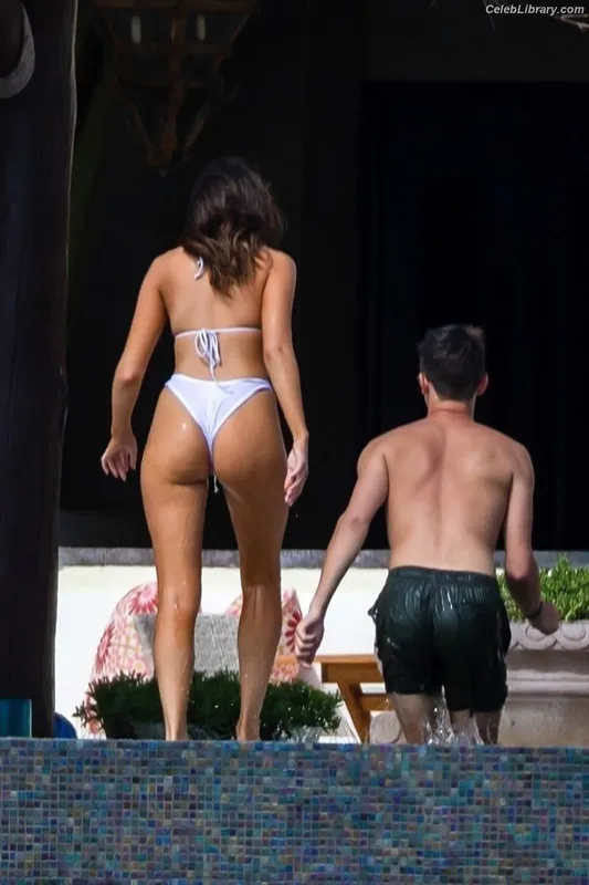 Olivia Culpo photo 23 of 451
