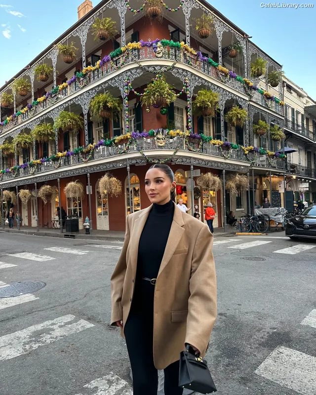 Olivia Culpo photo 1 of 451