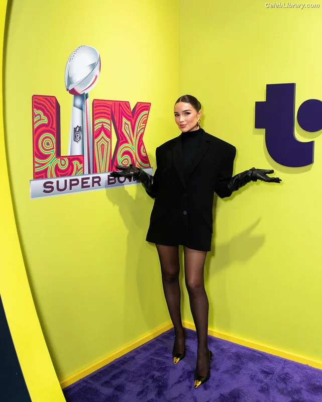 Olivia Culpo photo 22 of 451