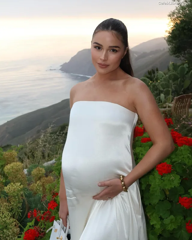 Olivia Culpo photo 7 of 451
