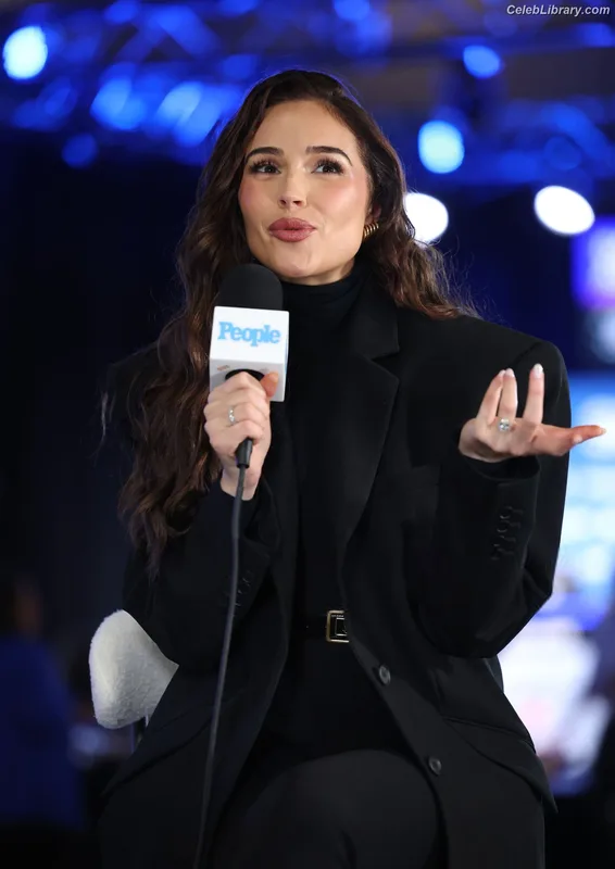 Olivia Culpo photo 11 of 451