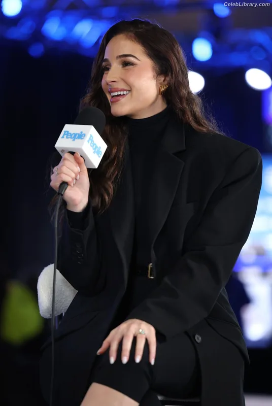 Olivia Culpo photo 18 of 451