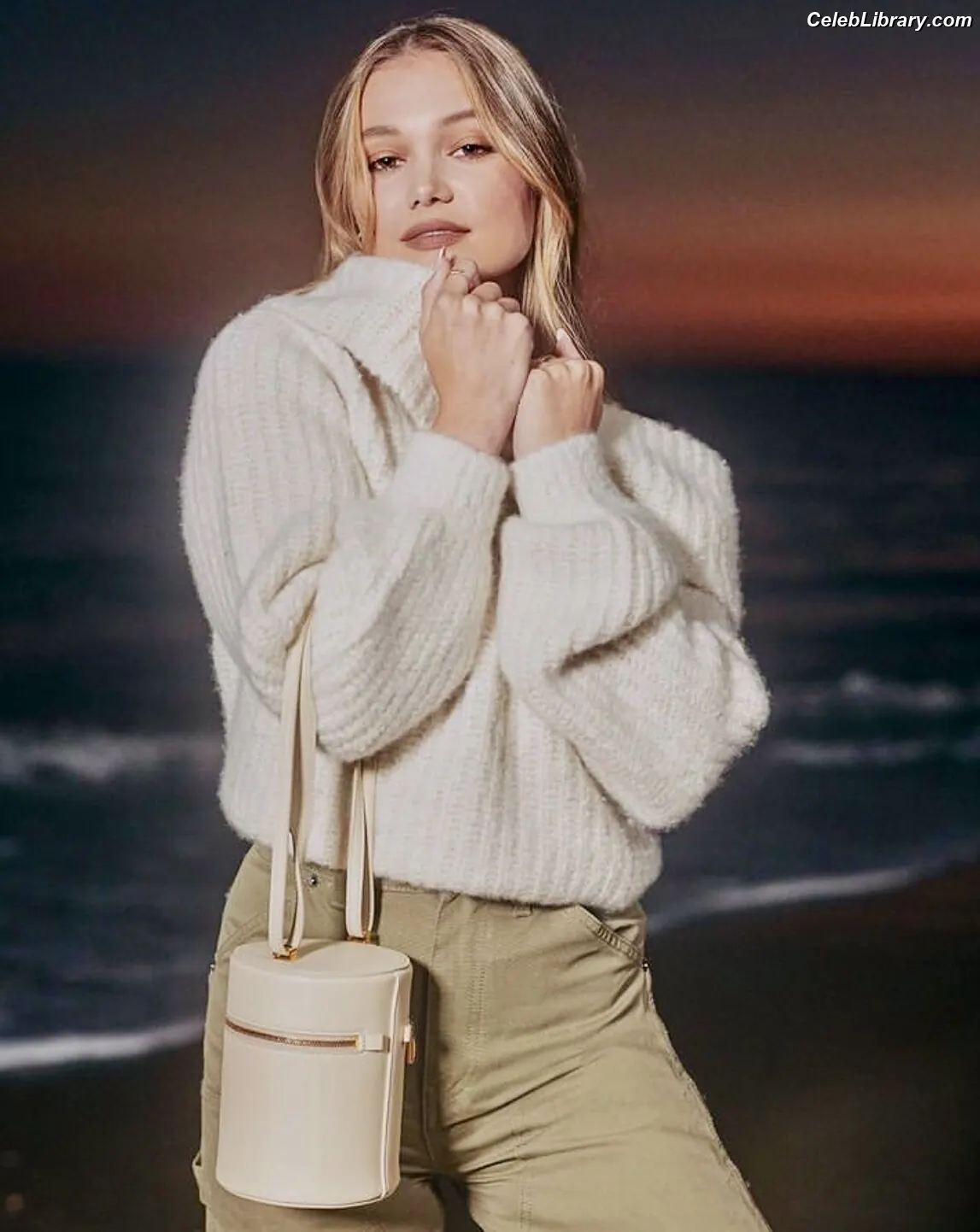 Olivia Holt photo 11 of 717