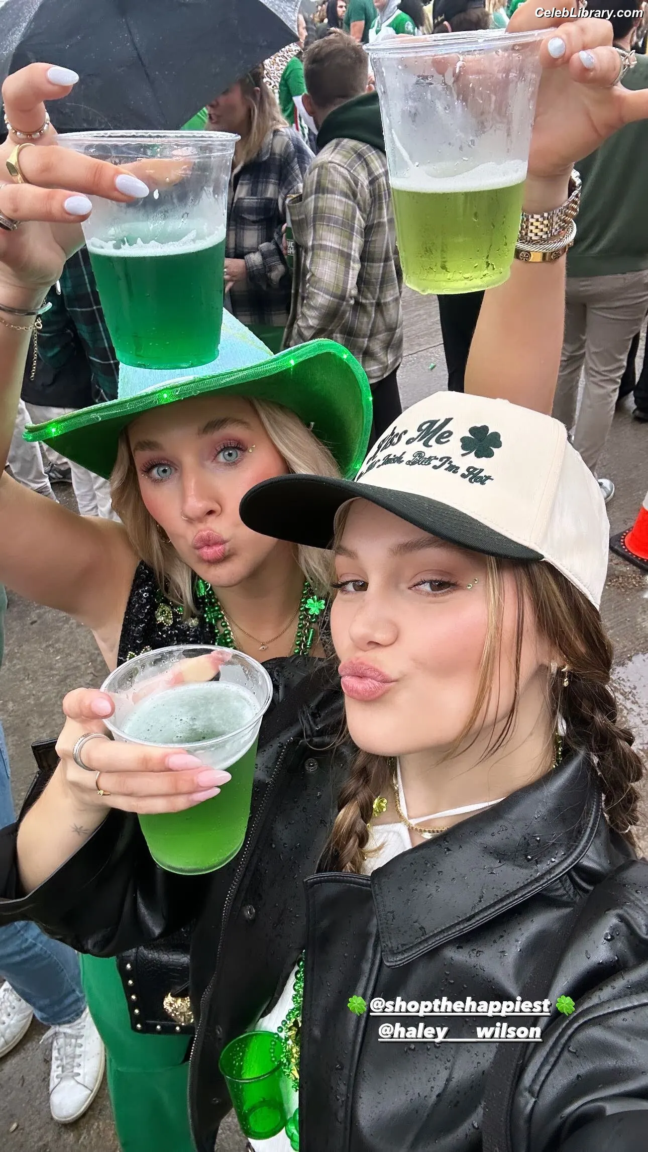Olivia Holt photo 7 of 717