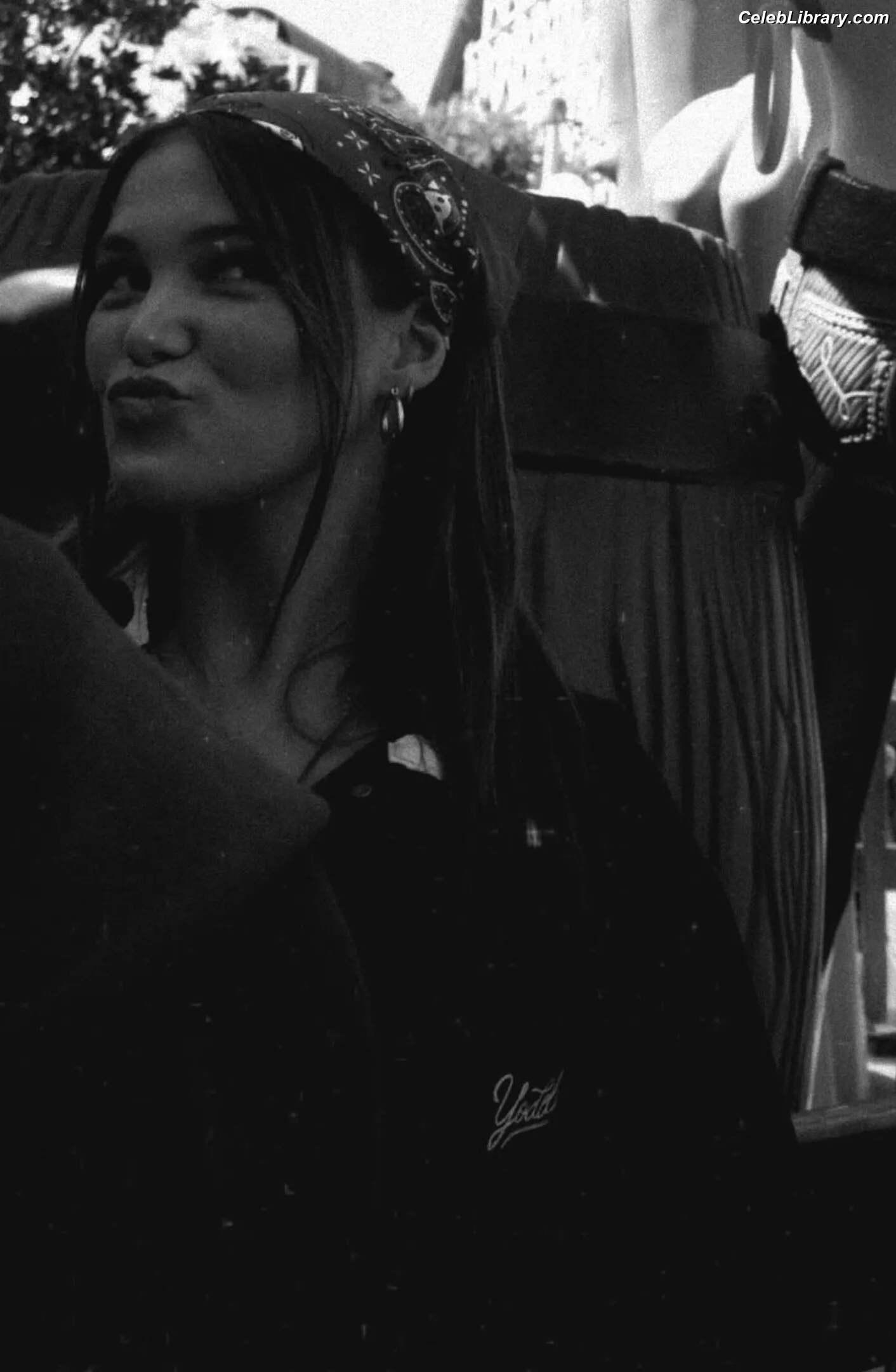 Olivia Holt photo 14 of 717