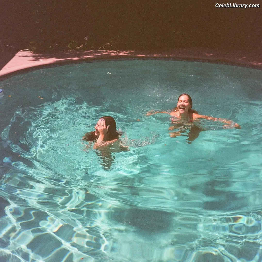 Olivia Holt photo 24 of 717