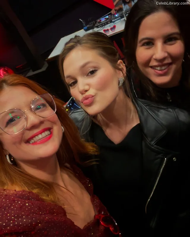 Olivia Holt photo 24 of 717