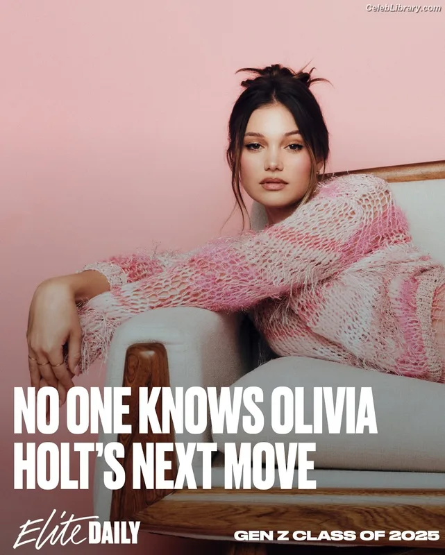 Olivia Holt photo 17 of 717