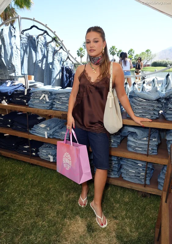 Olivia Holt photo 24 of 717