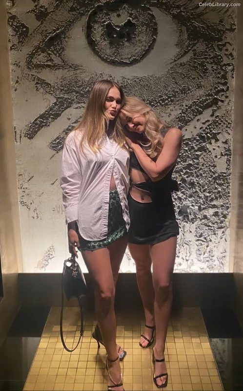 Olivia Holt photo 22 of 717