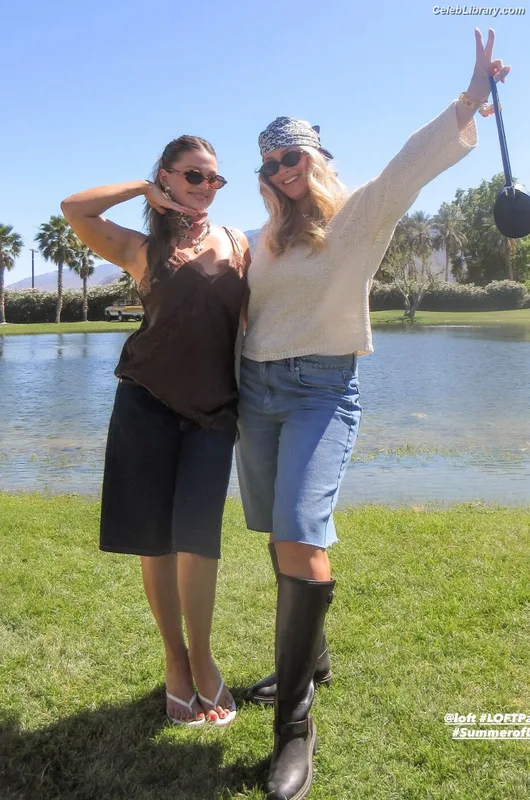 Olivia Holt photo 13 of 717