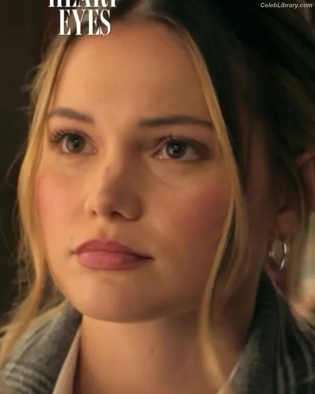 Olivia Holt photo 6 of 717