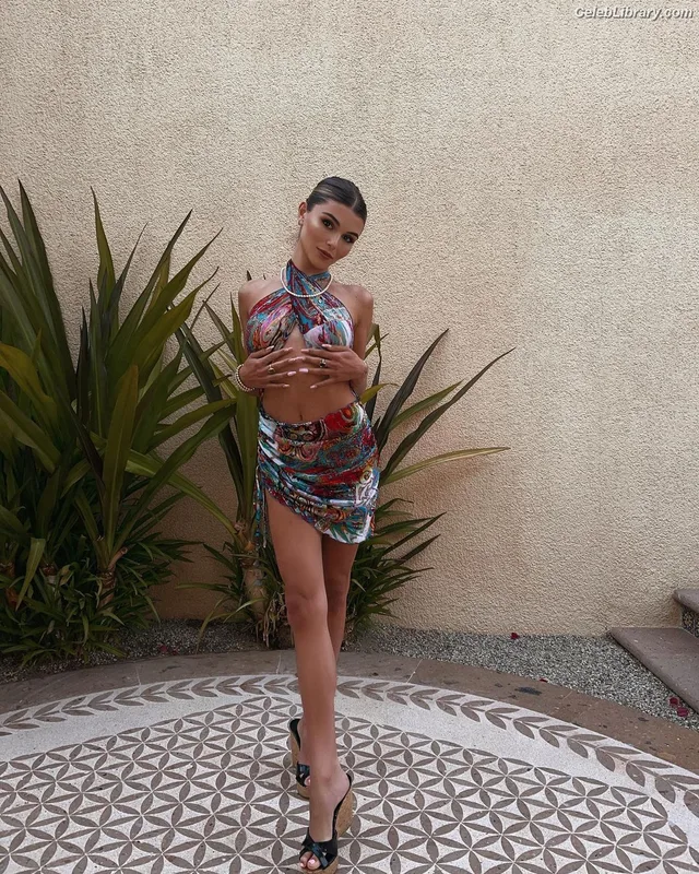 Olivia Jade photo 8 of 94