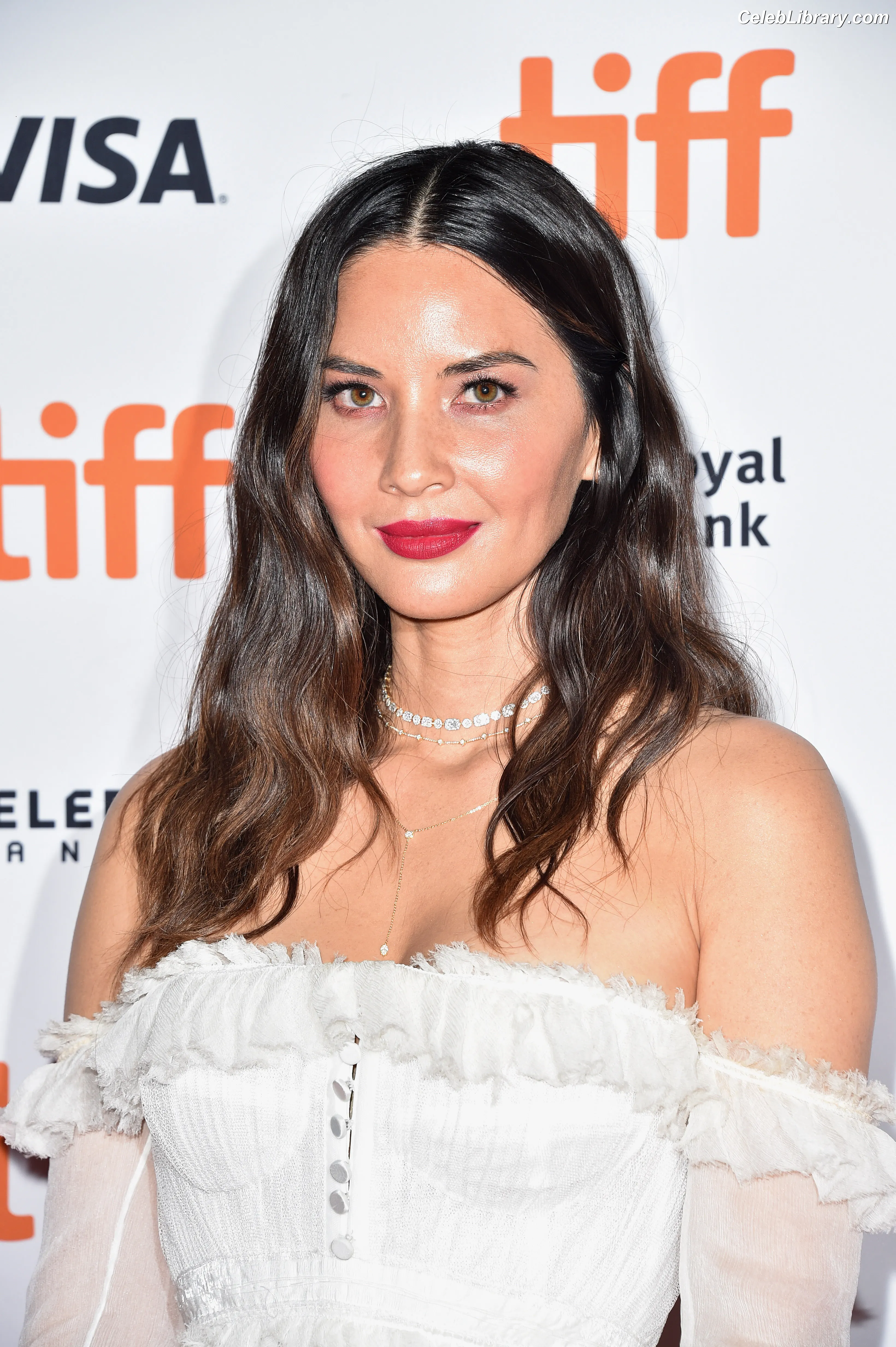Olivia Munn photo 17 of 1099