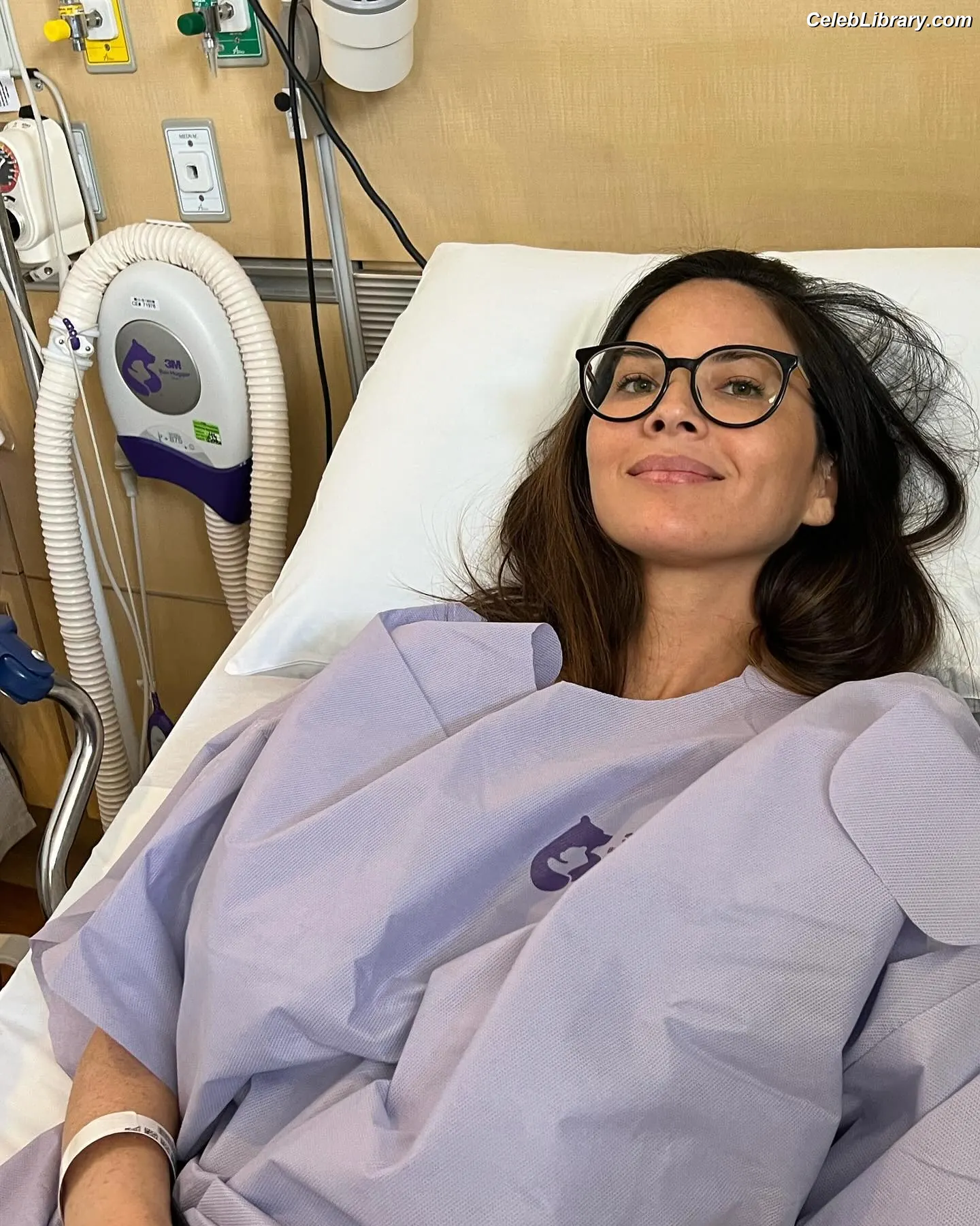 Olivia Munn photo 17 of 1099