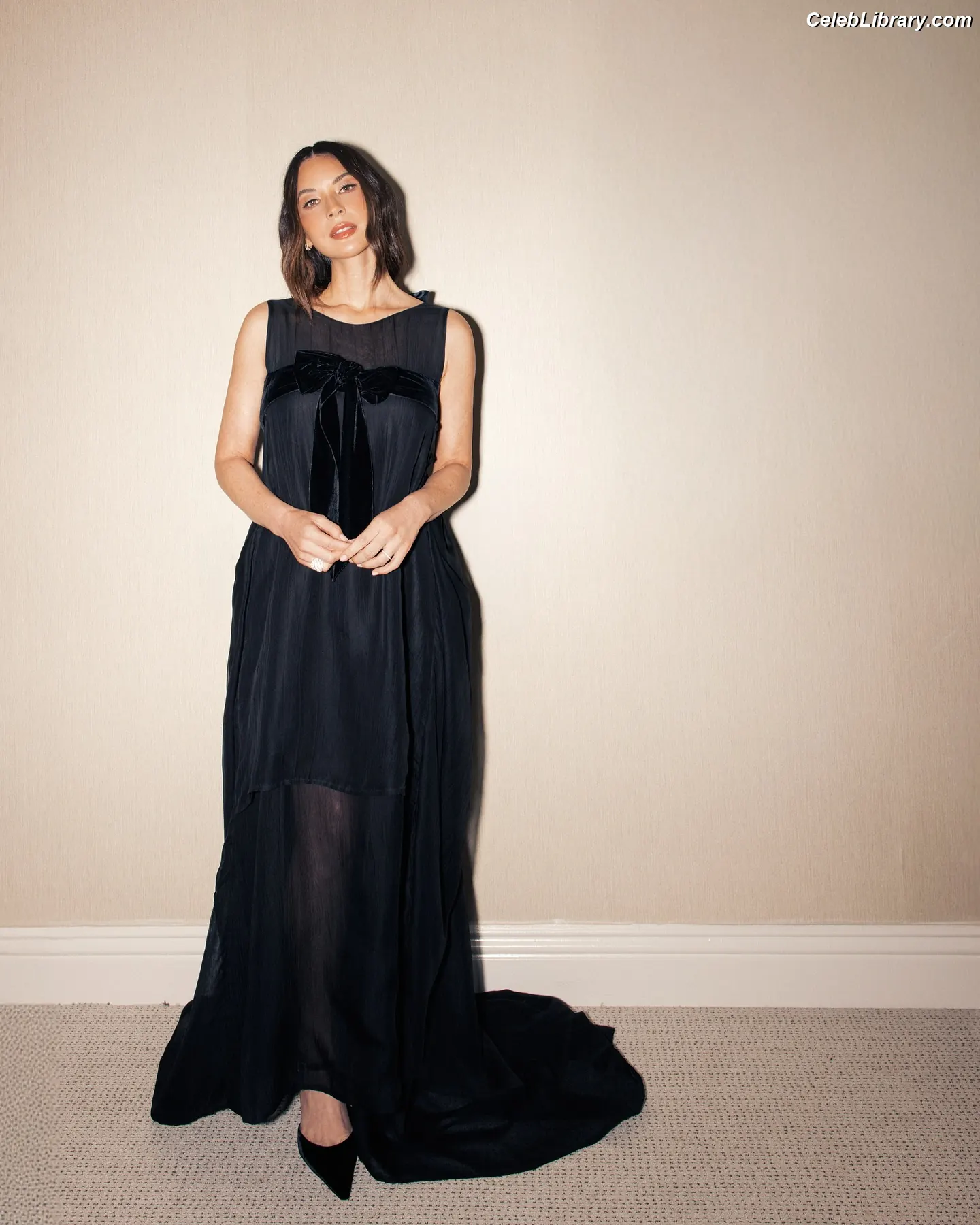 Olivia Munn photo 18 of 1099