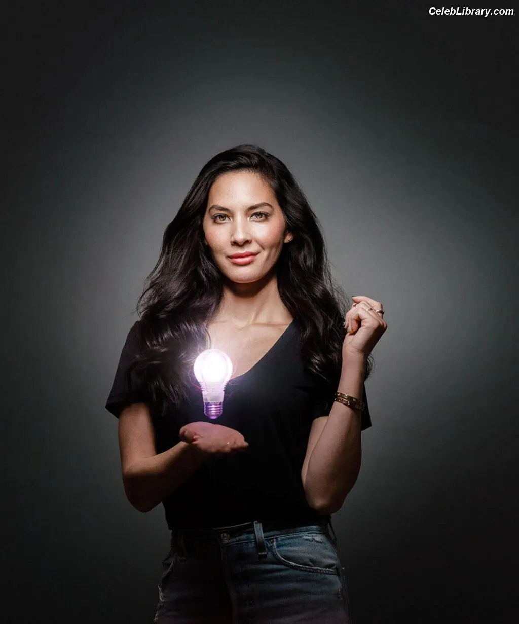 Olivia Munn photo 16 of 1099
