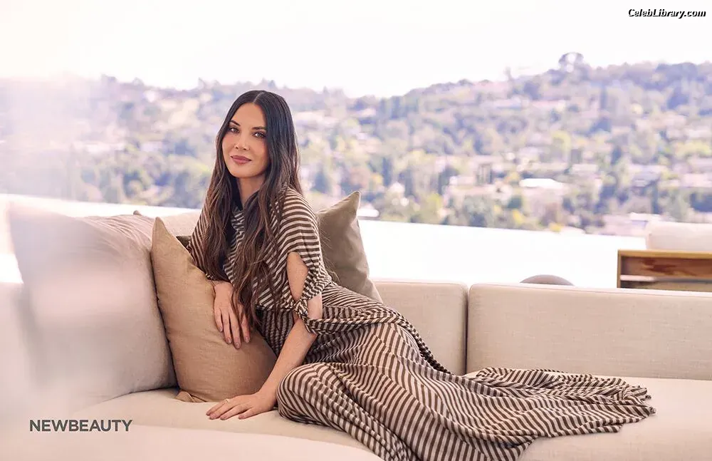Olivia Munn photo 12 of 1099