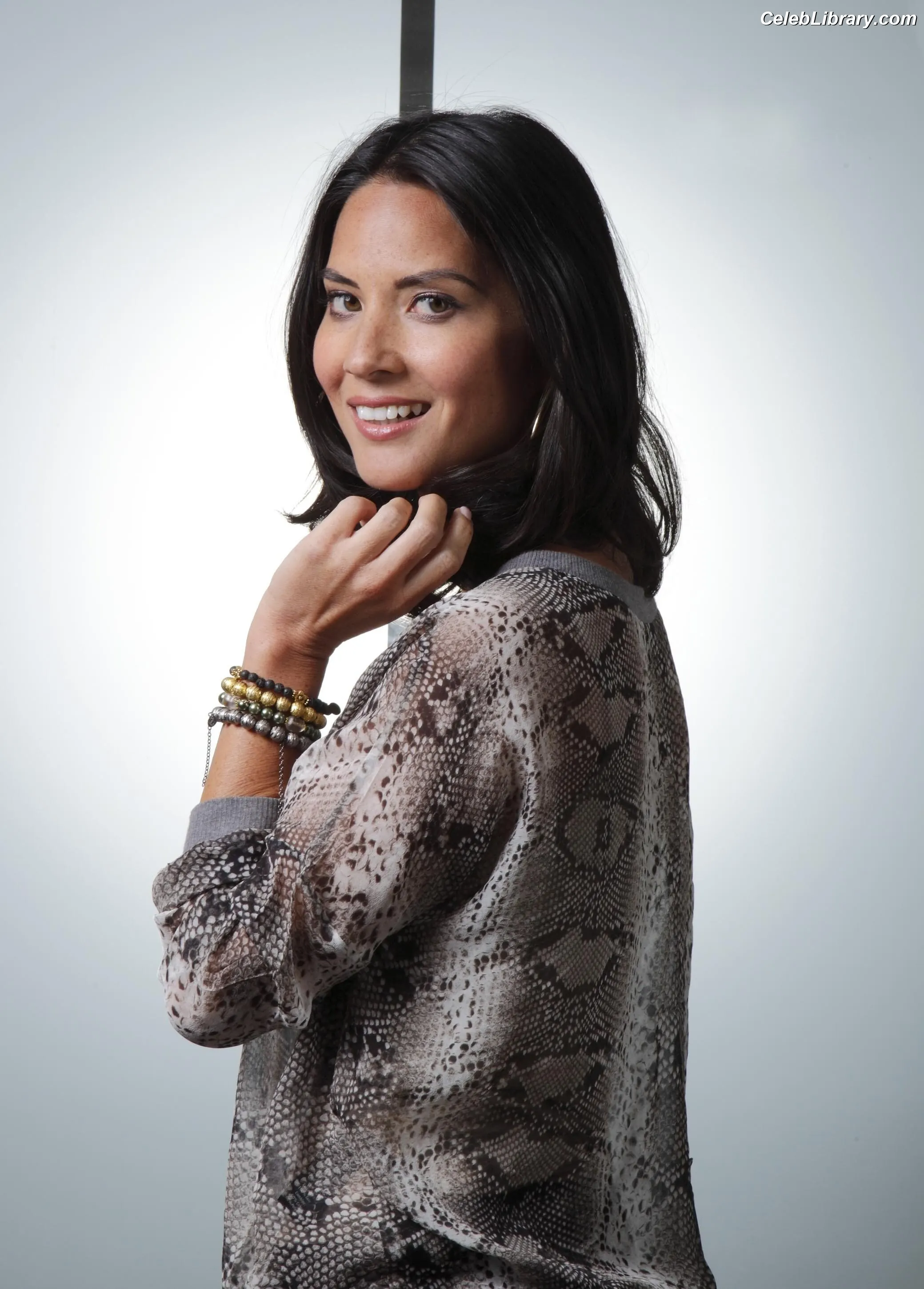 Olivia Munn photo 22 of 1099